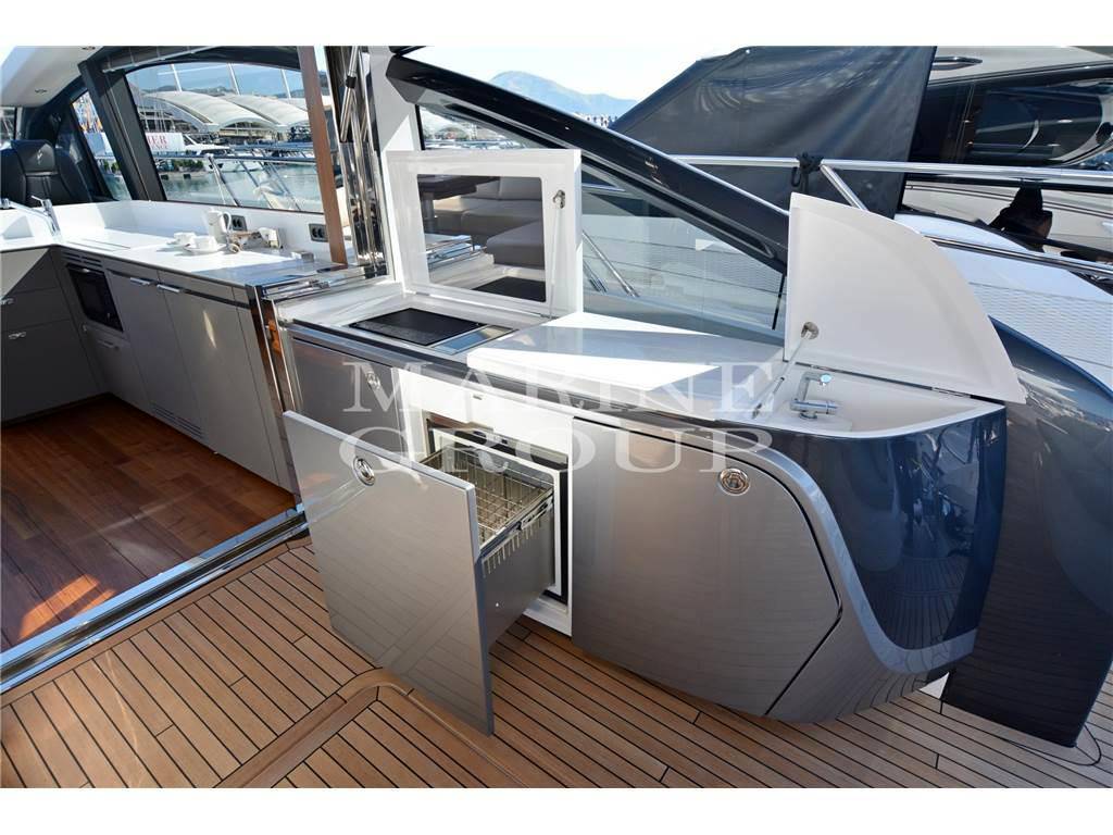 Princess yachts V55