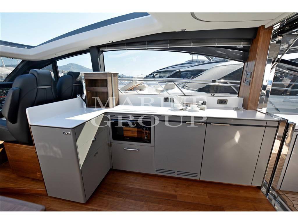 Princess yachts V55