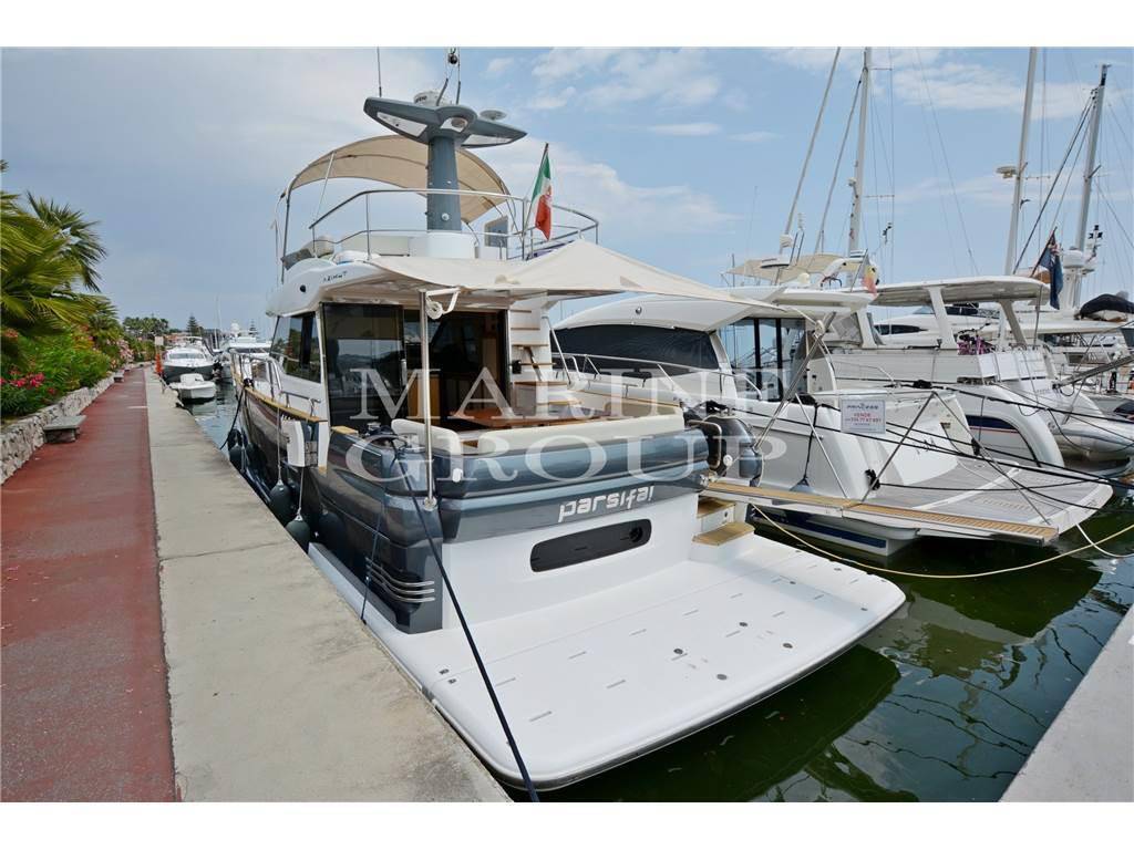 Azimut Magellano 53