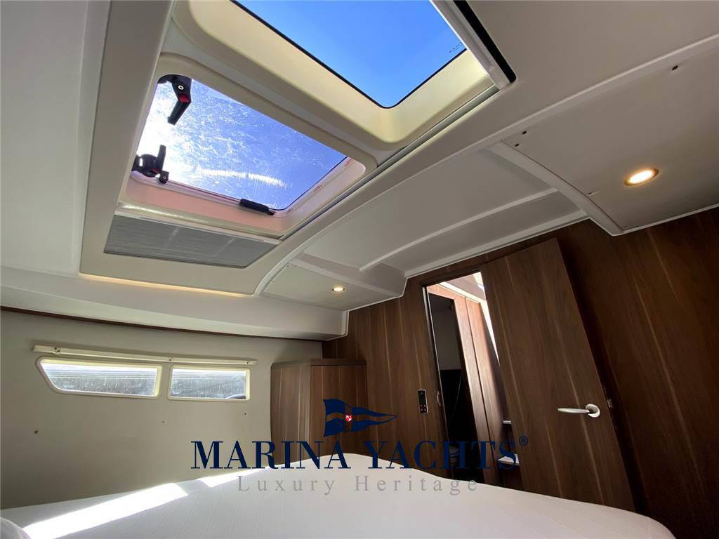 Sealine C330