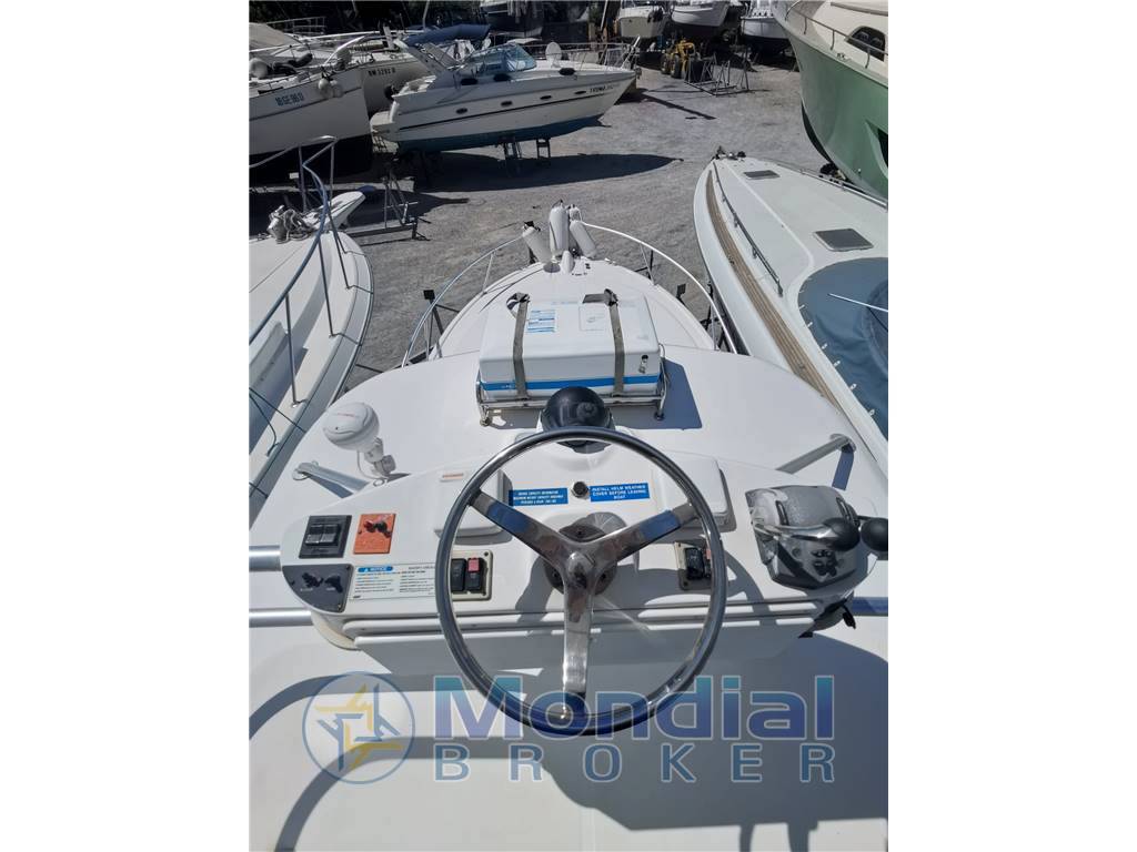Luhrs 28 open