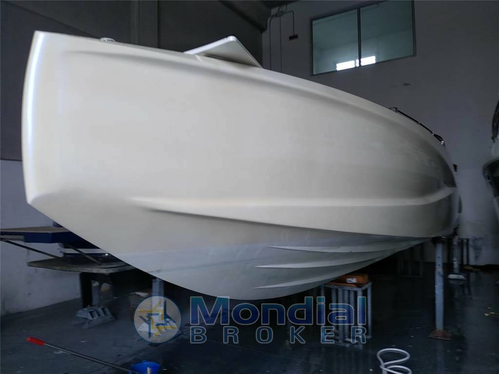 Dipiu boats F 900