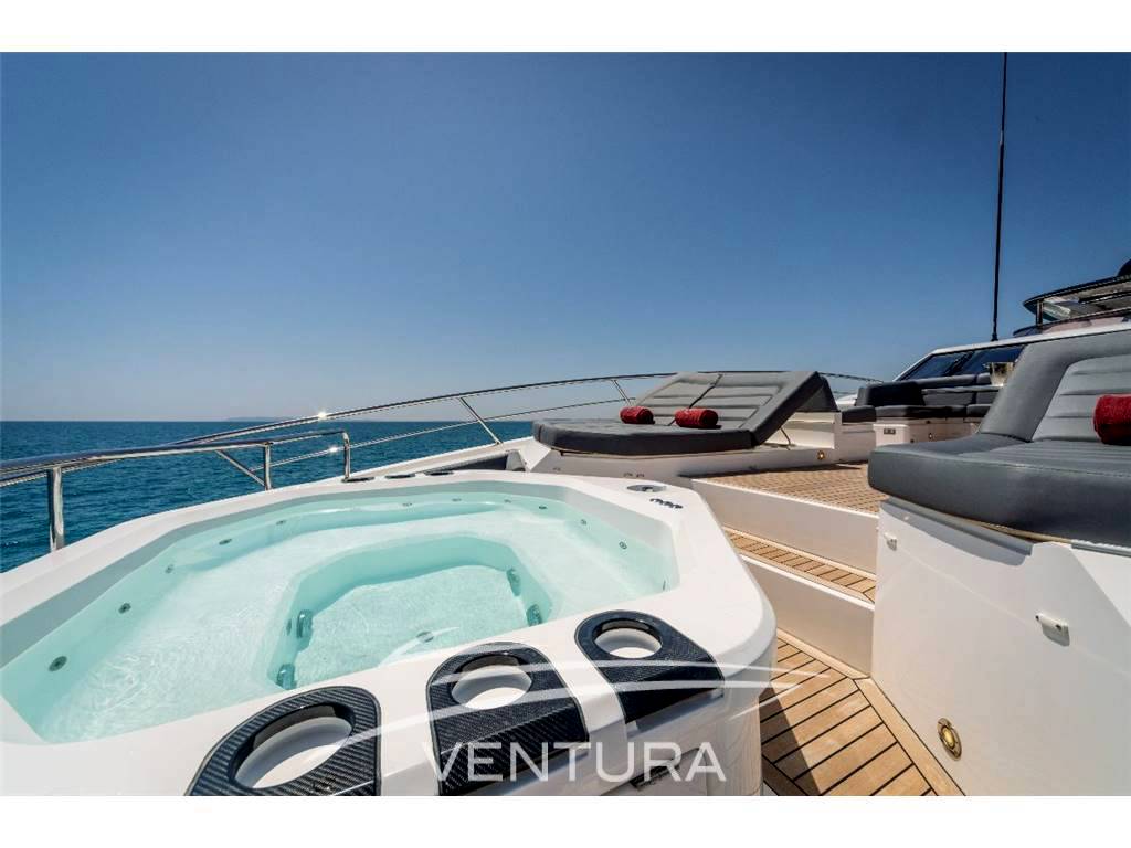 Sunseeker 116 yacht