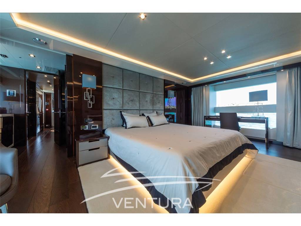Sunseeker 116 yacht