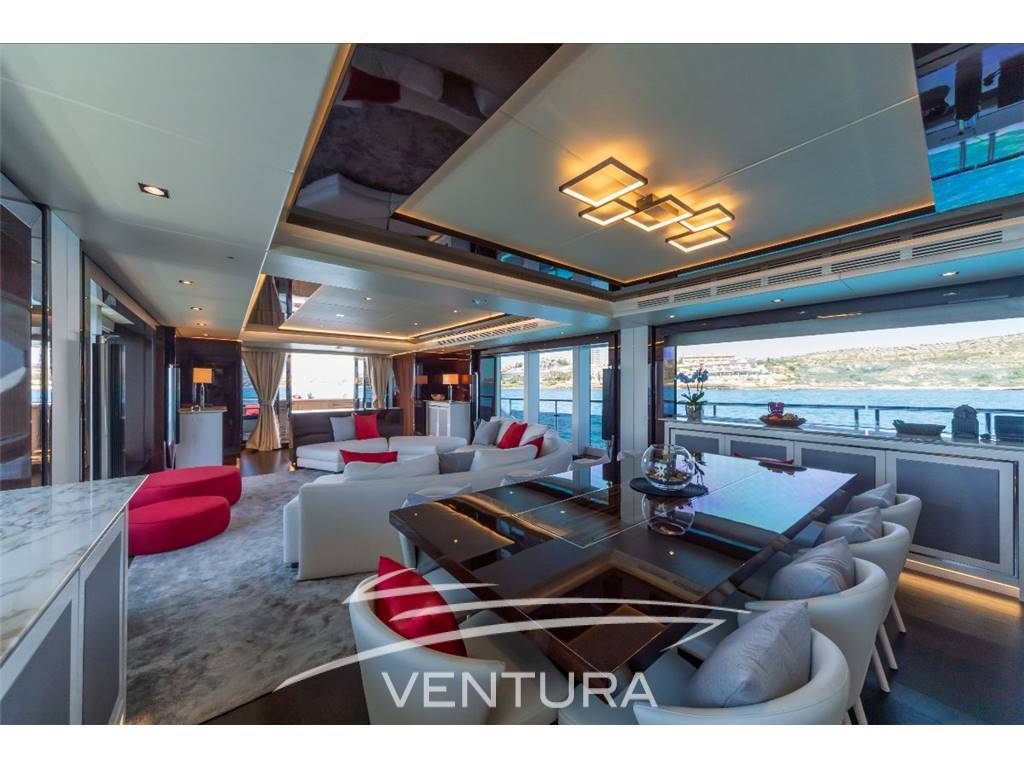 Sunseeker 116 yacht