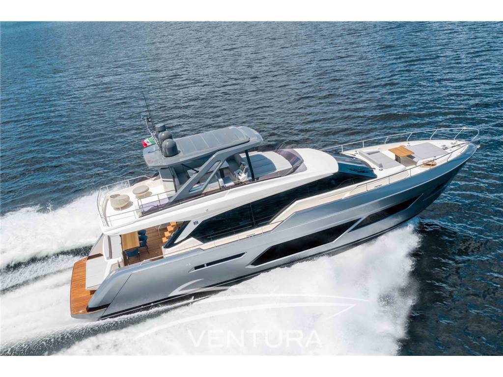 Ferretti yachts 720
