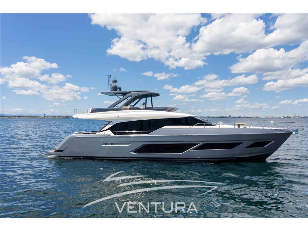 Ferretti yachts 720