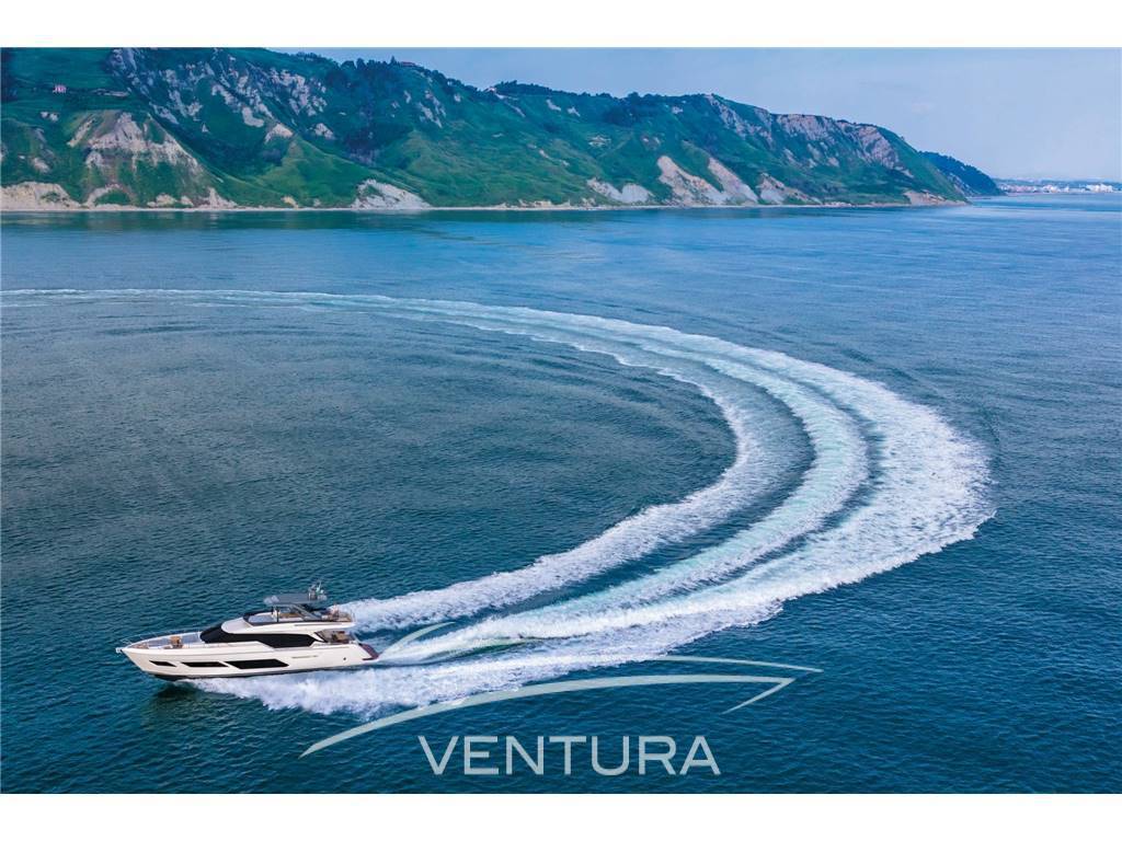 Ferretti yachts 720