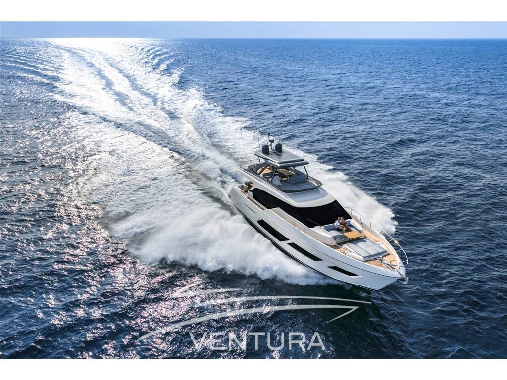 Ferretti yachts 720