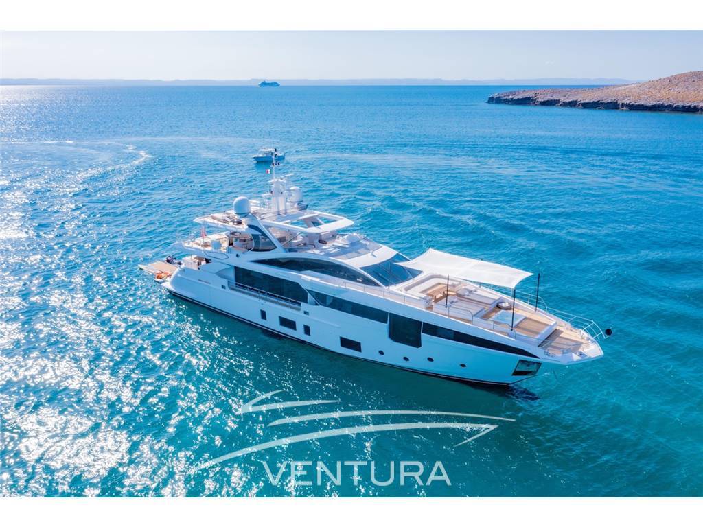 Azimut Grande 35