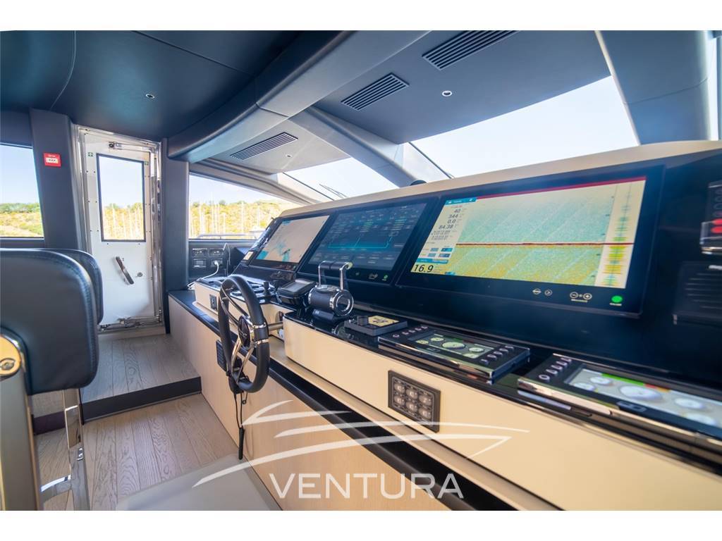 Azimut Grande 35