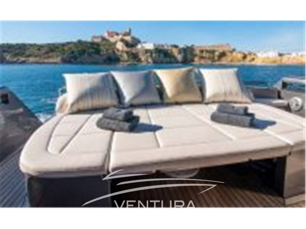 Pershing 62