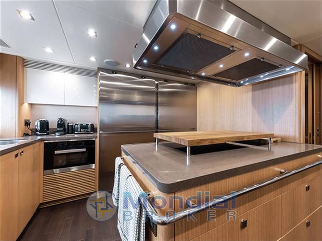Sunseeker 131 yacht