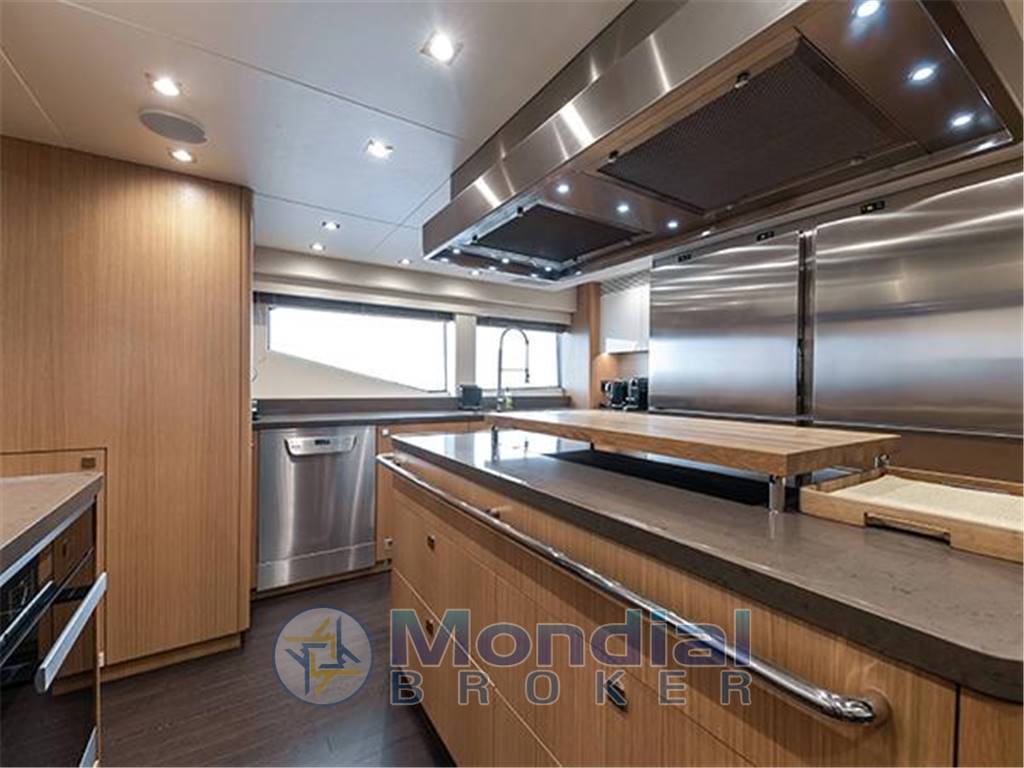Sunseeker 131 yacht