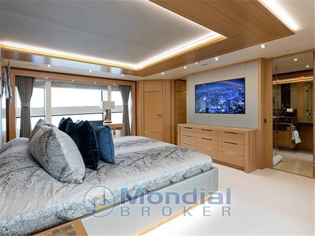 Sunseeker 131 yacht