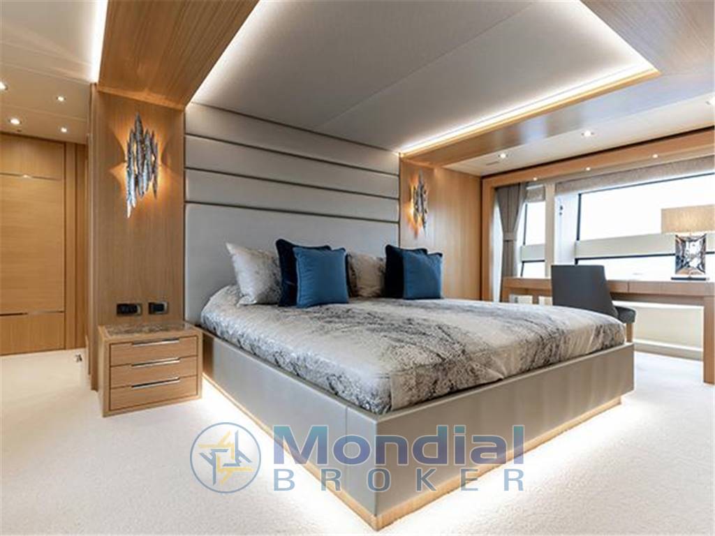 Sunseeker 131 yacht
