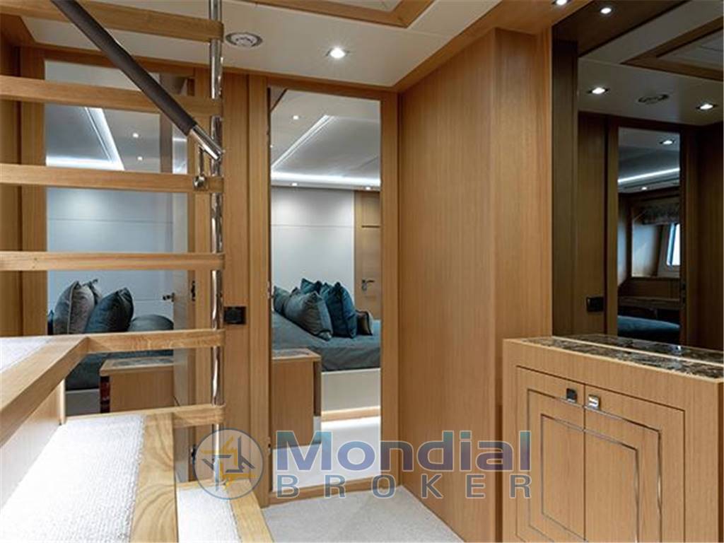 Sunseeker 131 yacht