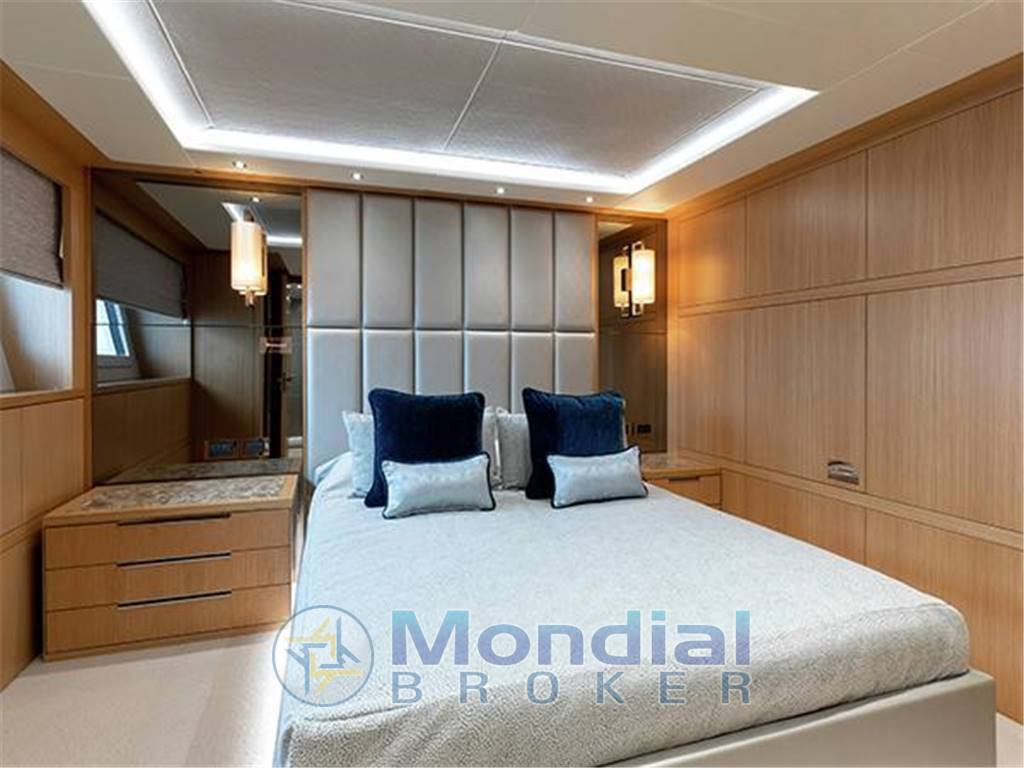Sunseeker 131 yacht