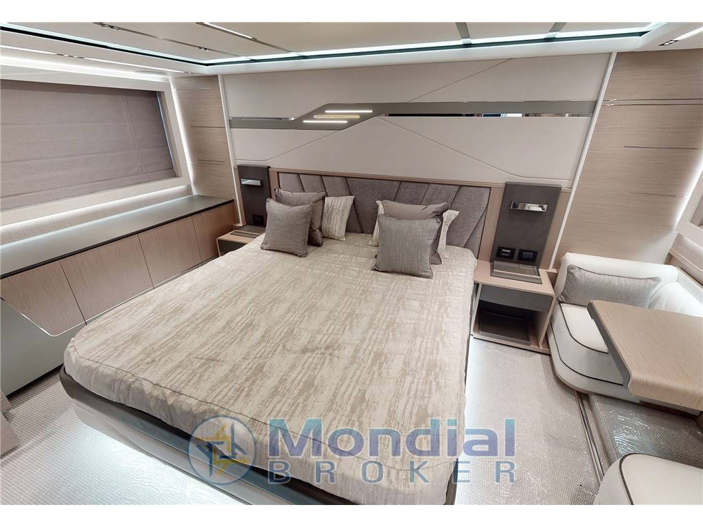 Sunseeker 65 sport yacht
