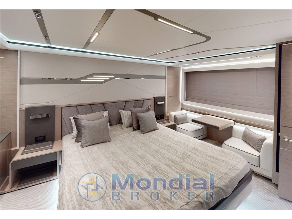 Sunseeker 65 sport yacht