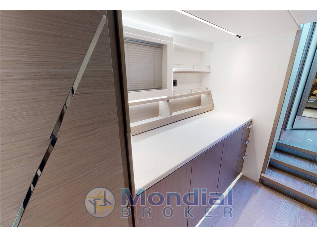 Sunseeker 65 sport yacht