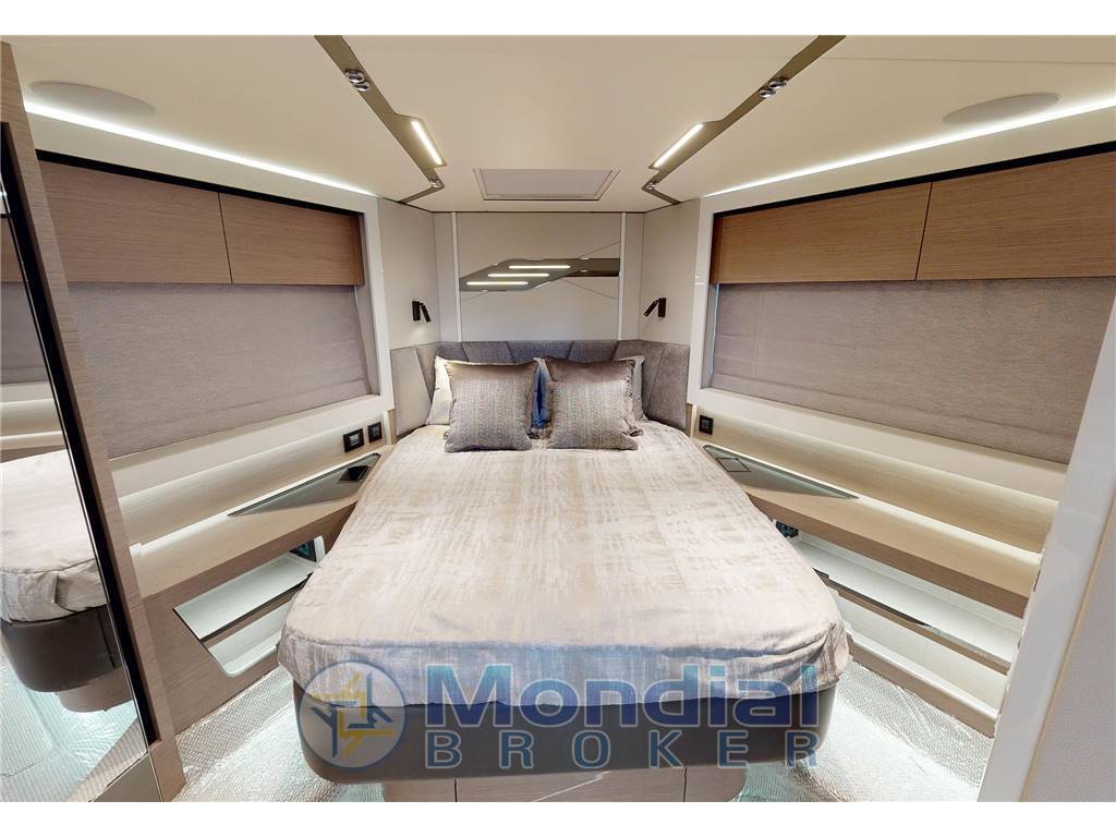 Sunseeker 65 sport yacht