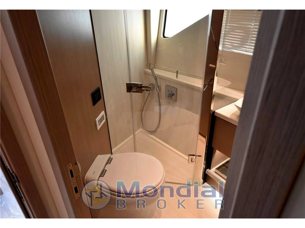 Sunseeker 65 sport yacht