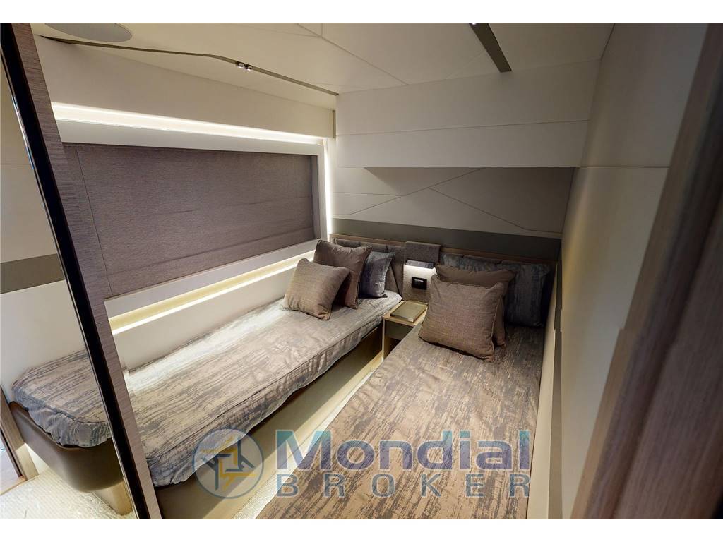 Sunseeker 65 sport yacht