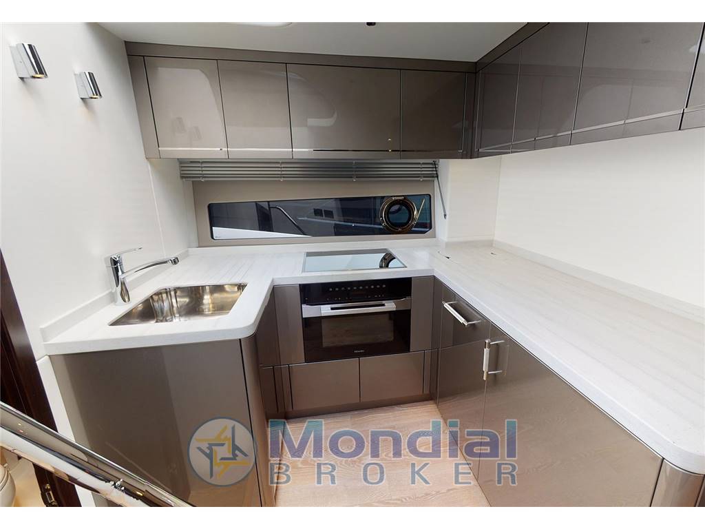 Sunseeker Predator 60 evo