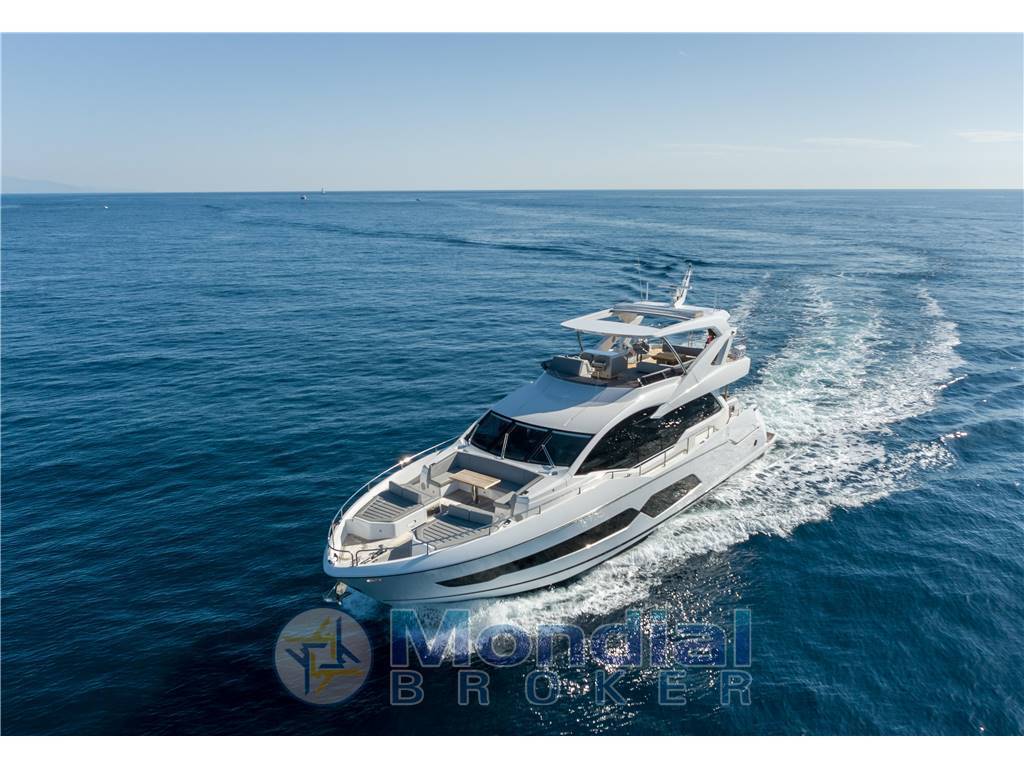 Sunseeker 76 yacht