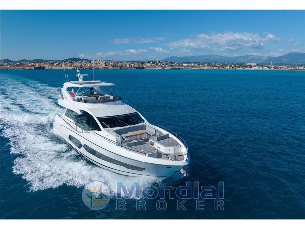 Sunseeker 76 yacht