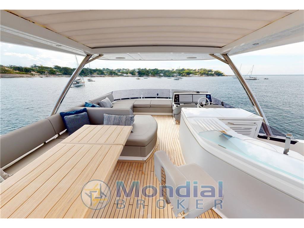 Sunseeker 76 yacht