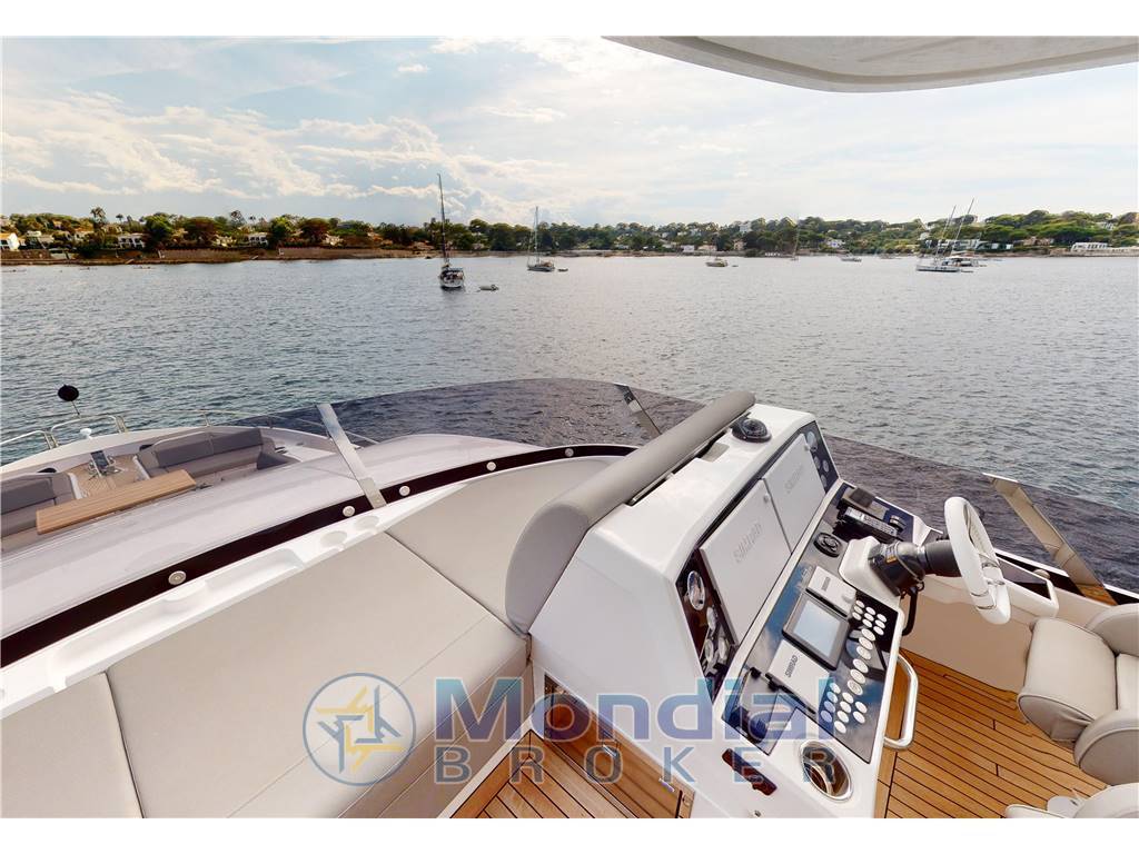Sunseeker 76 yacht