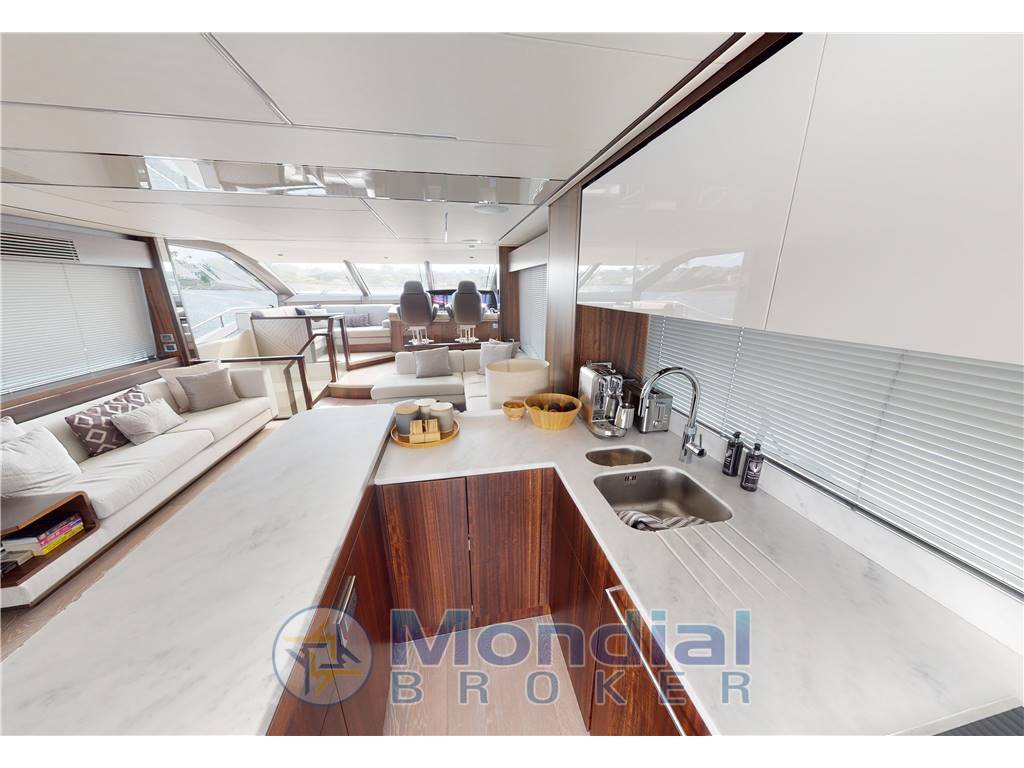 Sunseeker 76 yacht