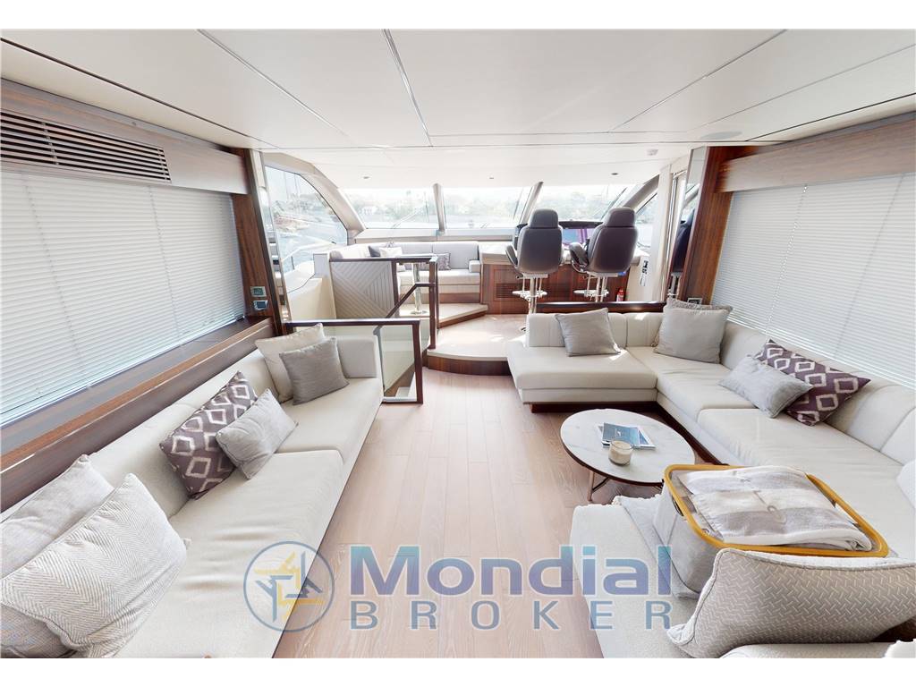 Sunseeker 76 yacht