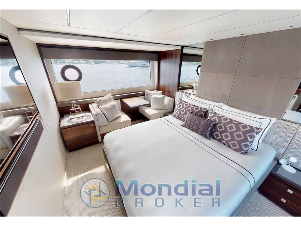 Sunseeker 76 yacht