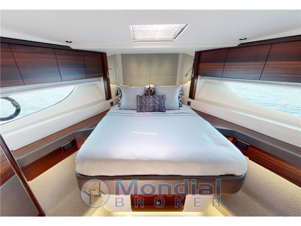 Sunseeker 76 yacht