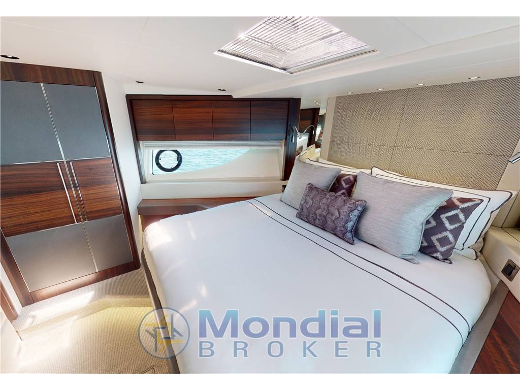 Sunseeker 76 yacht