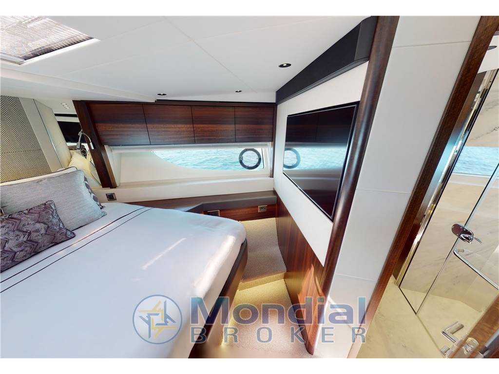 Sunseeker 76 yacht