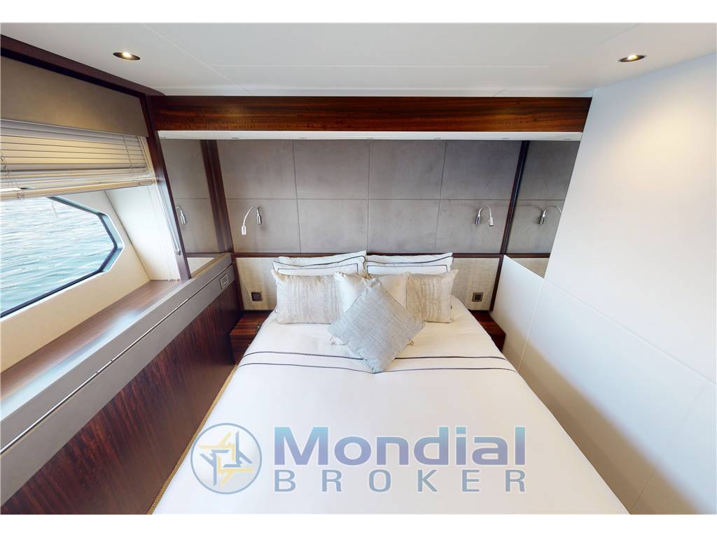 Sunseeker 76 yacht