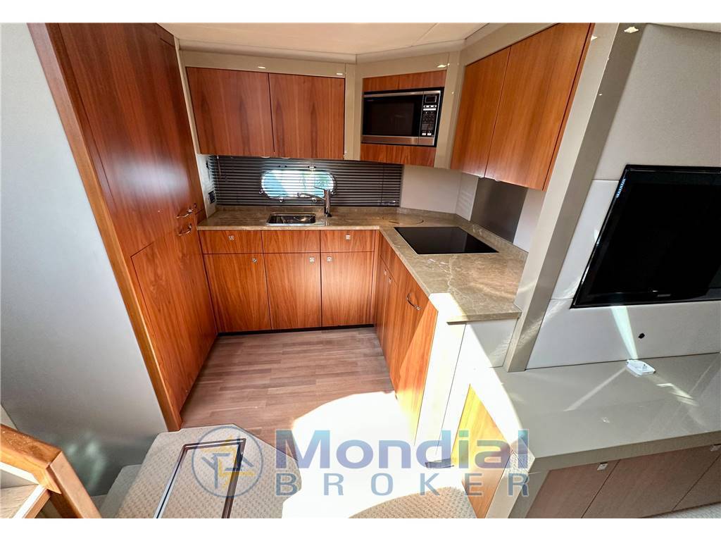 Sunseeker Predator 60