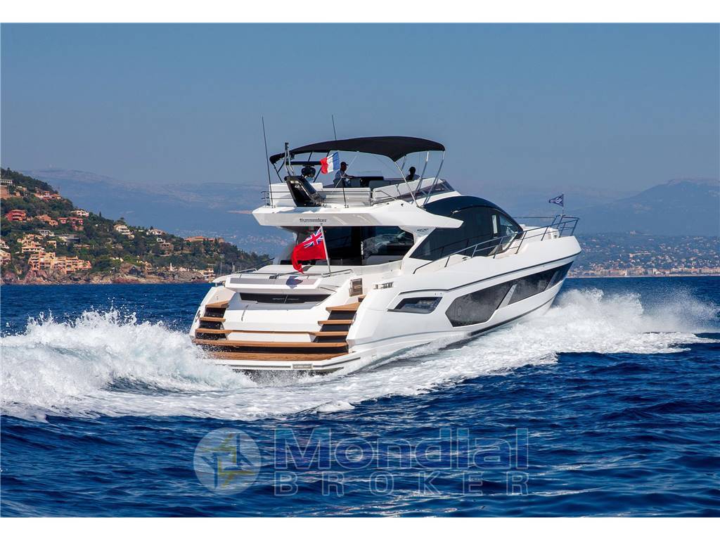 Sunseeker 75 sport yacht