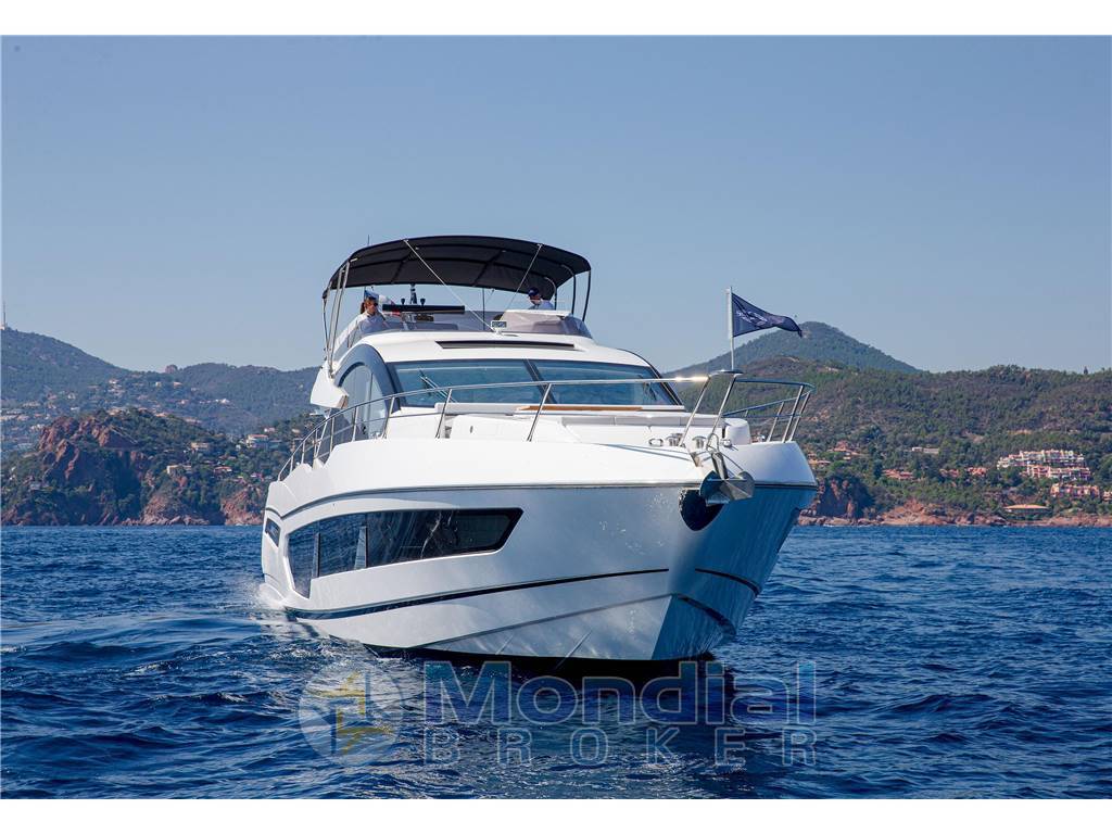Sunseeker 75 sport yacht