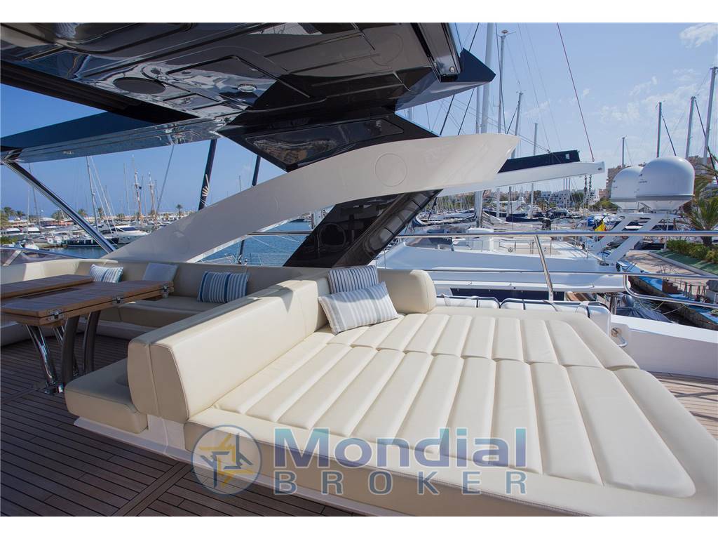 Sunseeker 86 yacht