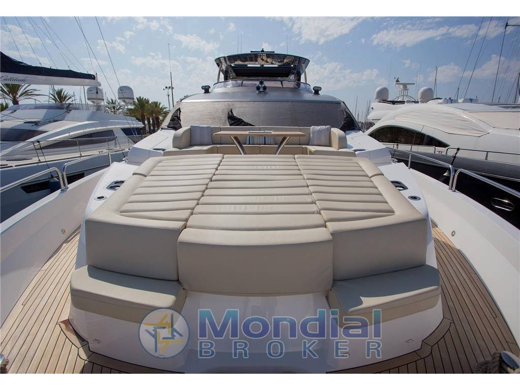 Sunseeker 86 yacht