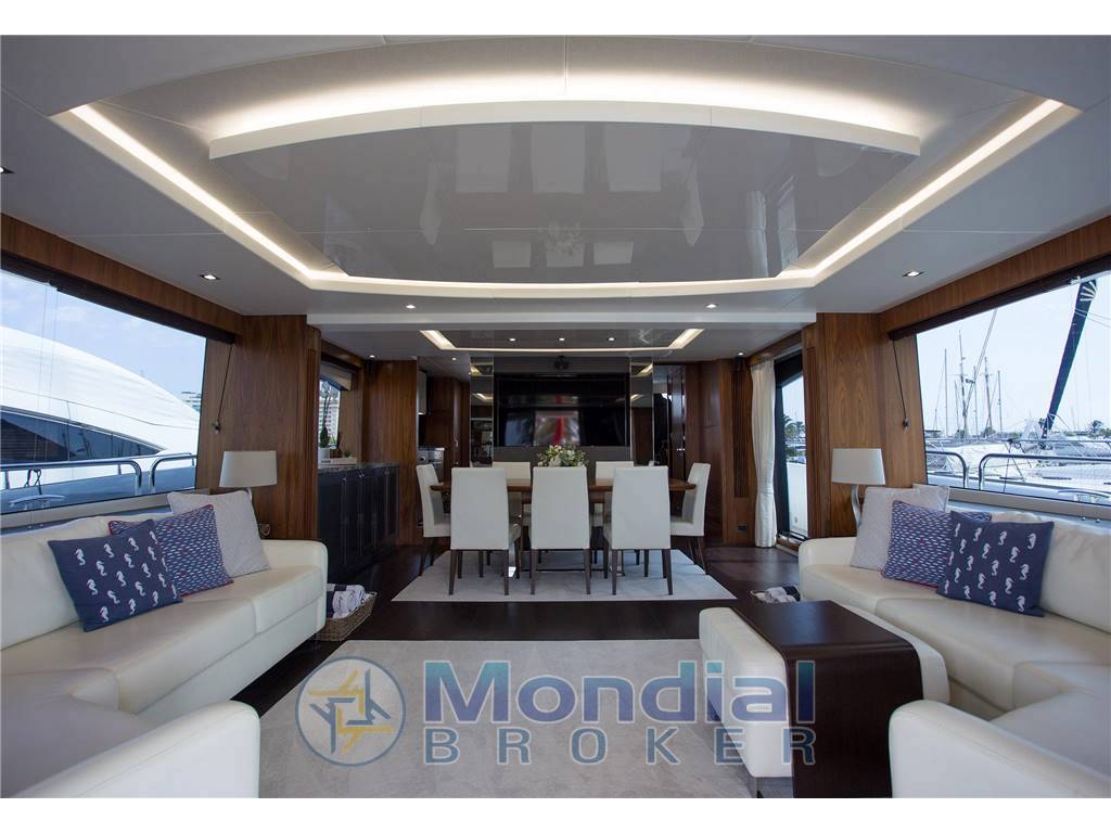Sunseeker 86 yacht