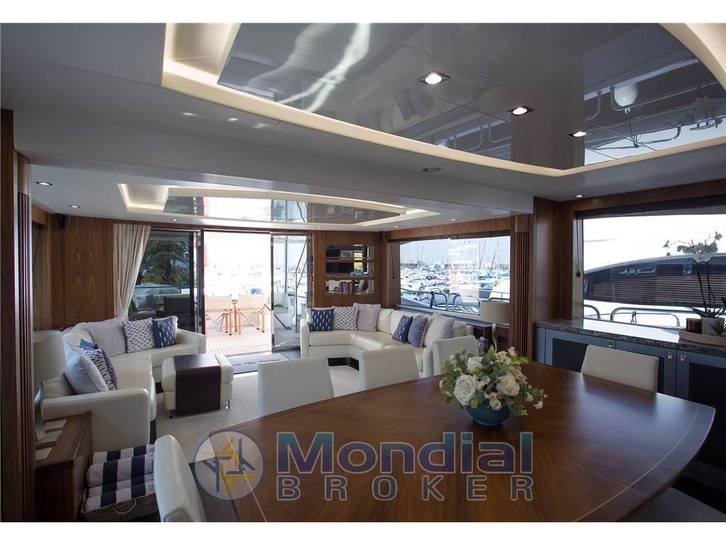 Sunseeker 86 yacht