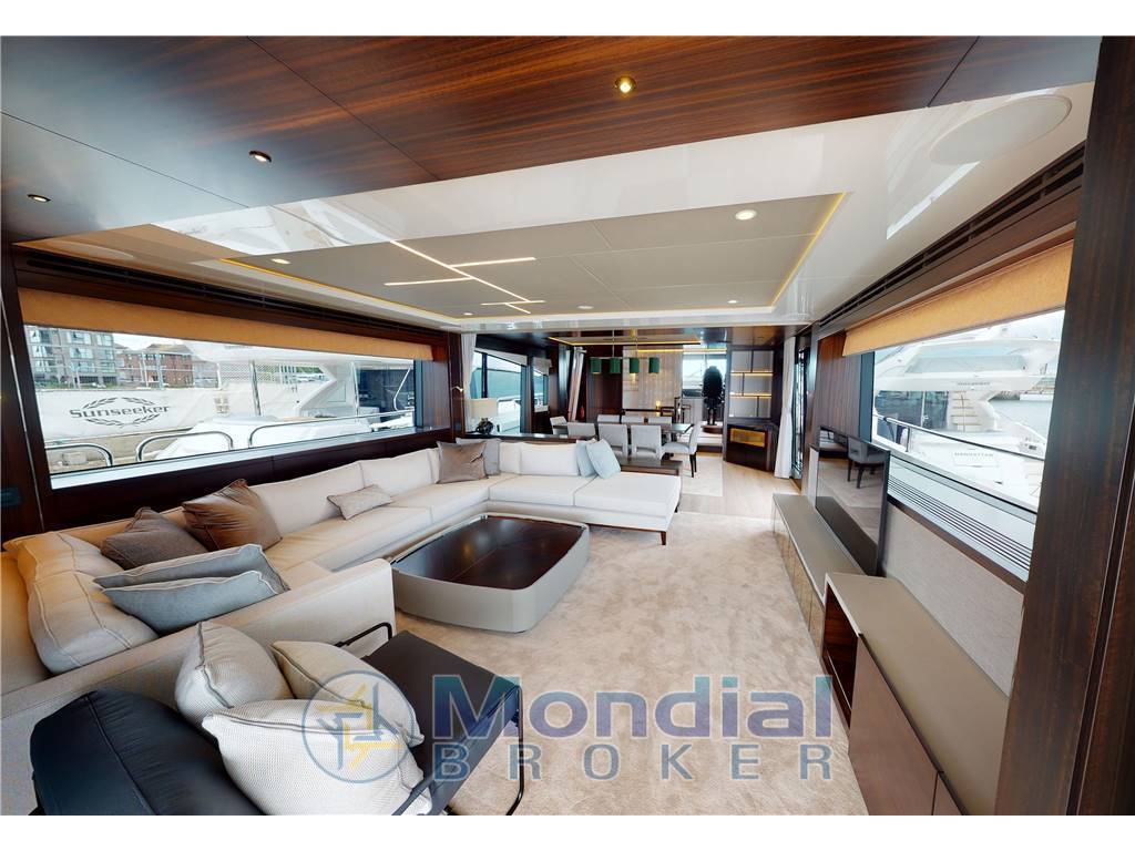 Sunseeker 88 yacht