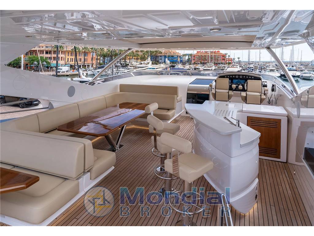 Sunseeker 95 yacht