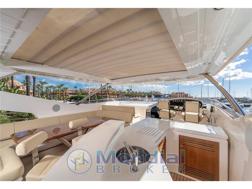 Sunseeker 95 yacht